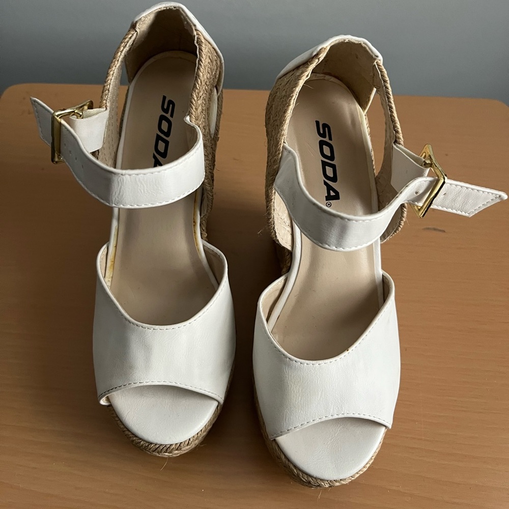 EUC Soda White Summer Wedge Heel Espadrille Sandals Sz 5.5 Ankle Buckle 4" Heels
